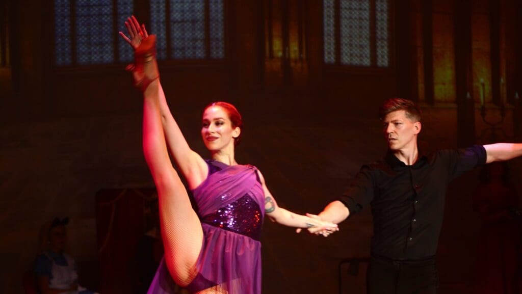 Social Ease Group Dance Class with Arelys